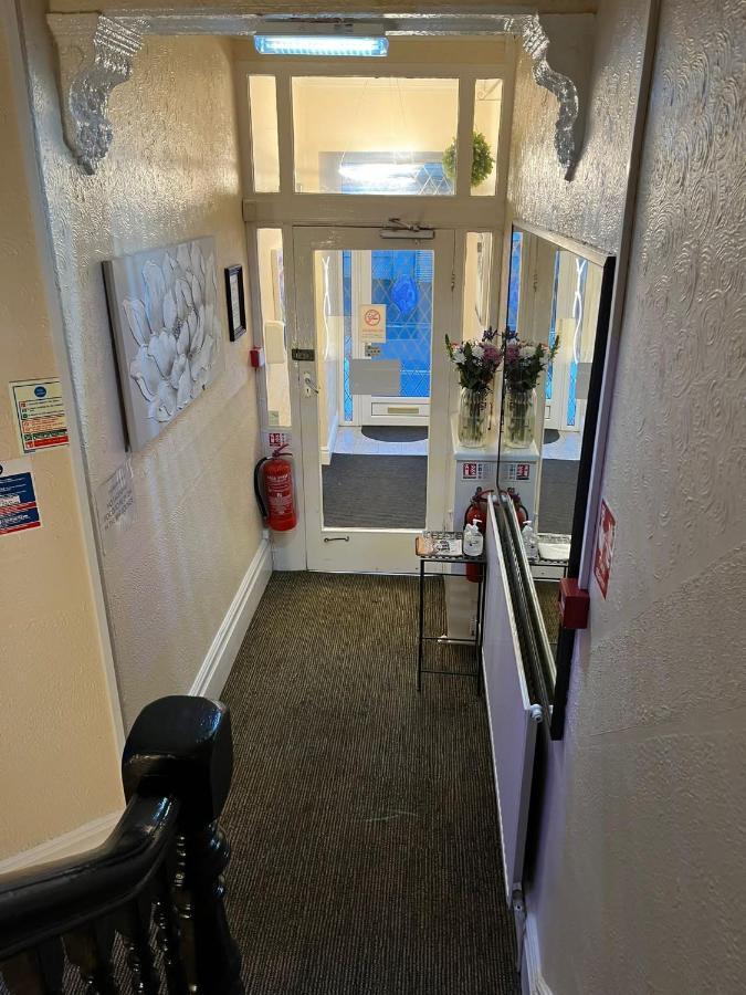 Clifton Private Hotel Blackpool Buitenkant foto