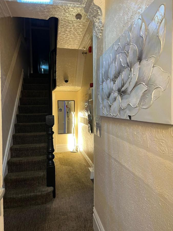 Clifton Private Hotel Blackpool Buitenkant foto
